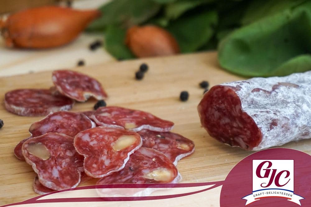 Saucisse séche aux noisettes